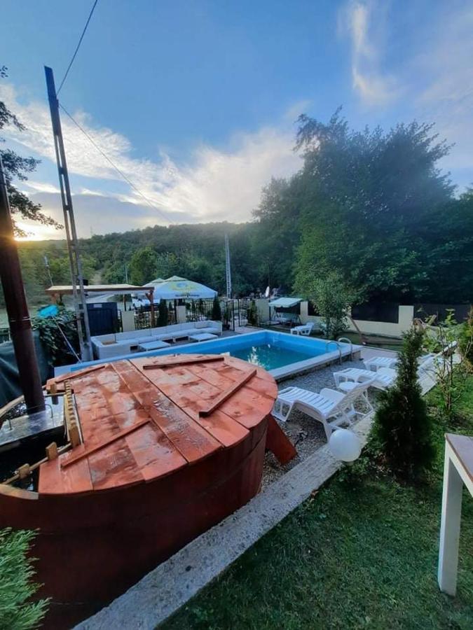 Casa De Vacanta Emd Ieşelniţa Exterior foto